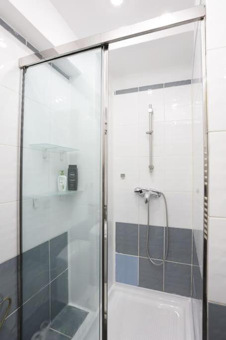 1 Bdrm Apartment In City Center Bucharest Luaran gambar