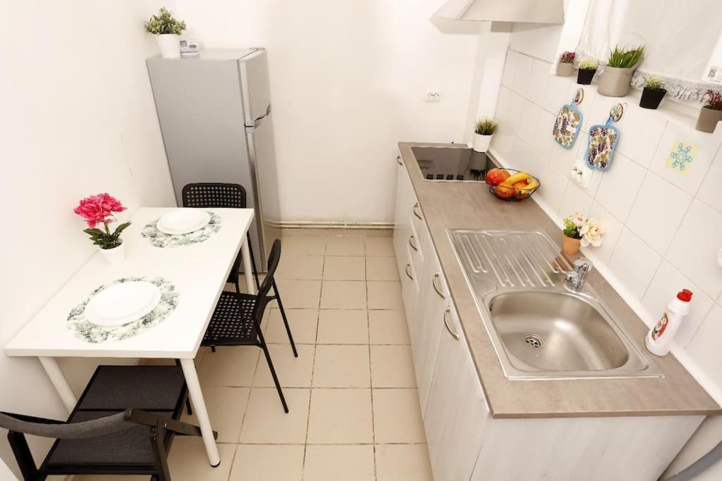 1 Bdrm Apartment In City Center Bucharest Luaran gambar